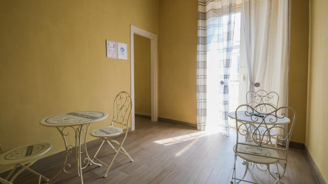 나폴리 Royal Dante B&B 외부 사진